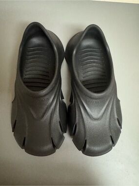 New Balenciaga Black Foam Rubber Slipper Clog “Crocs” - Size 41 (11)
